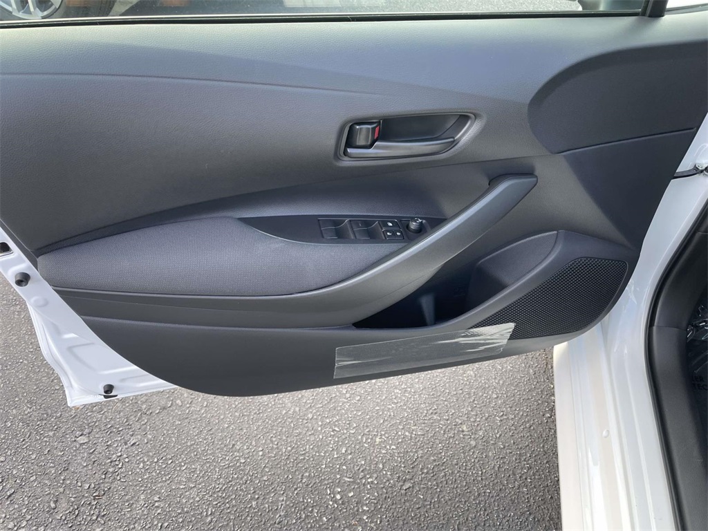 2025 Toyota Corolla LE photo 16