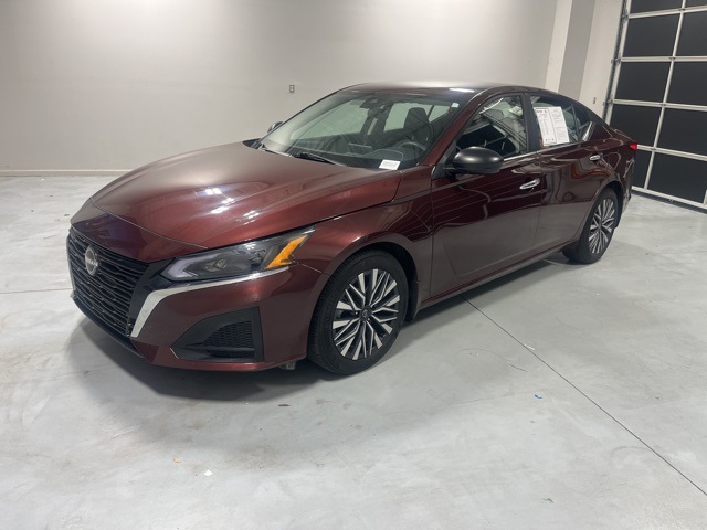 2024 Nissan Altima 2.5 SV photo 2