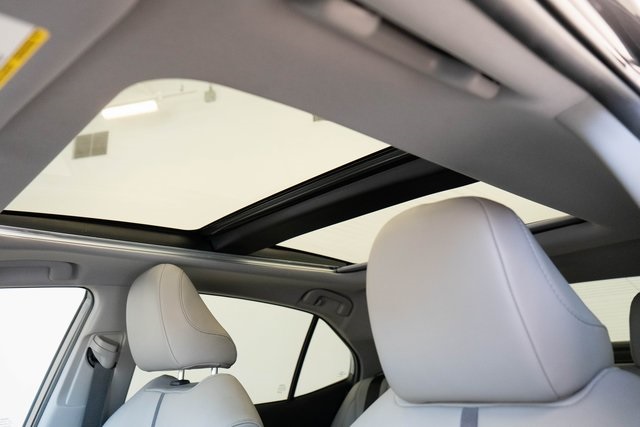2023 Toyota Camry XLE photo 4