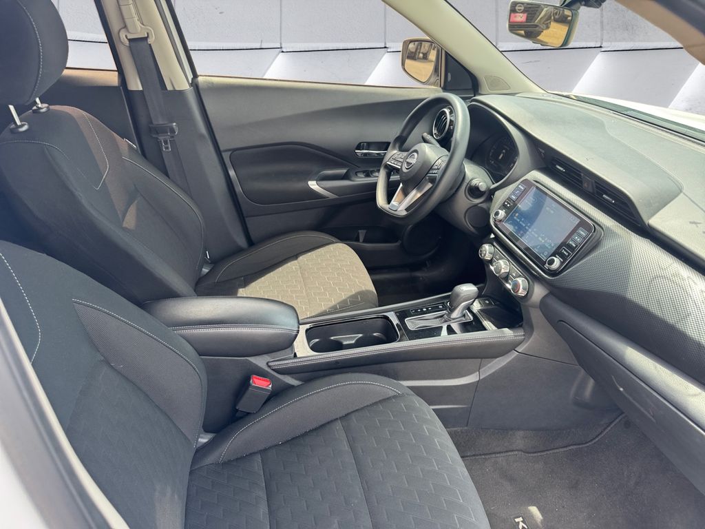 2024 Nissan Kicks SV photo 12