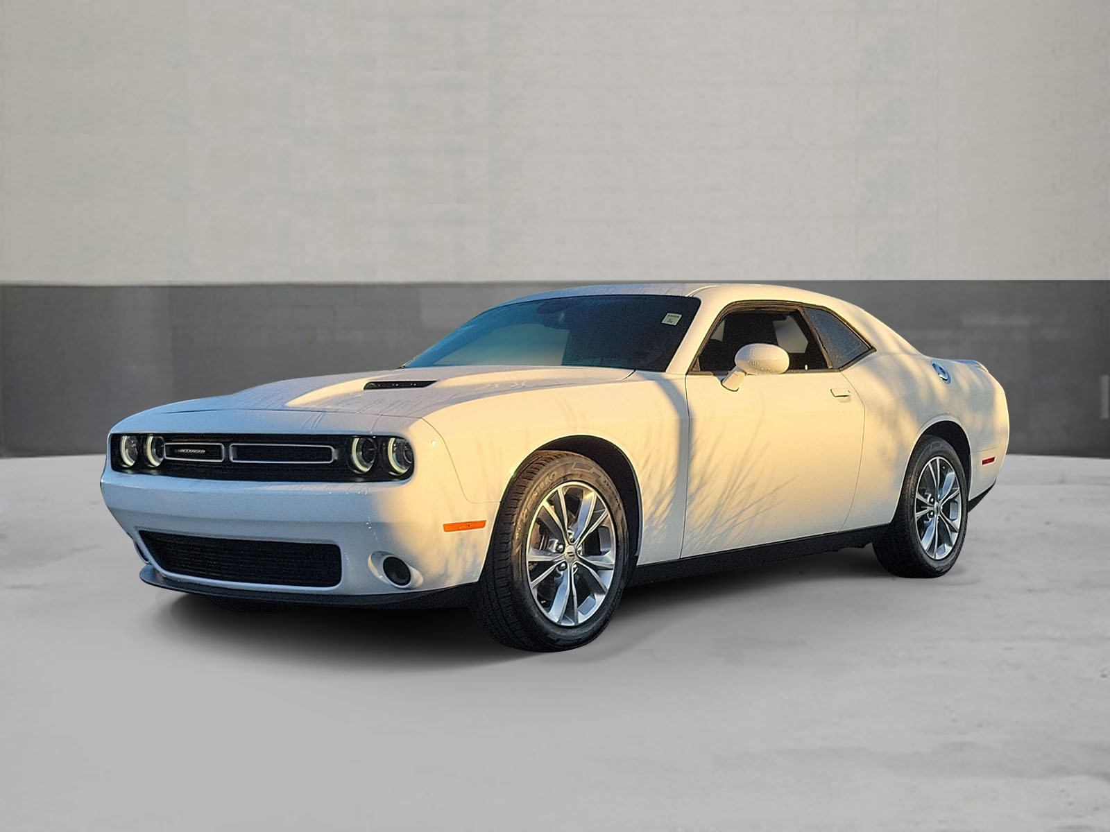 2020 Dodge Challenger SXT's photo