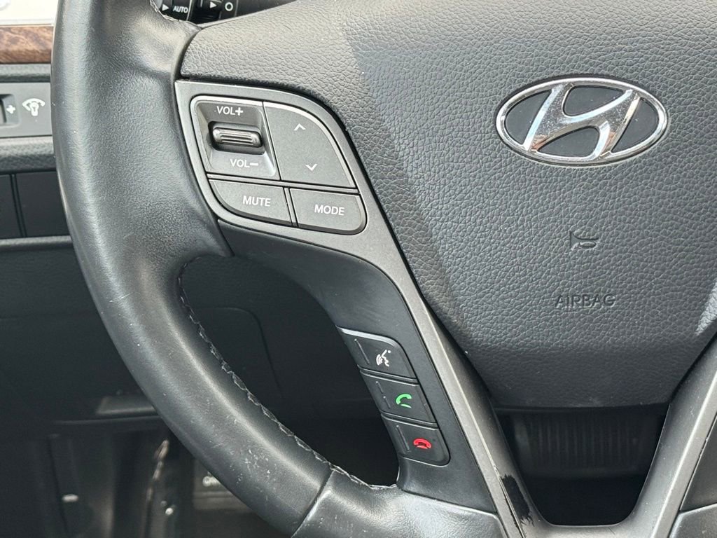 2017 Hyundai Santa Fe SE photo 17