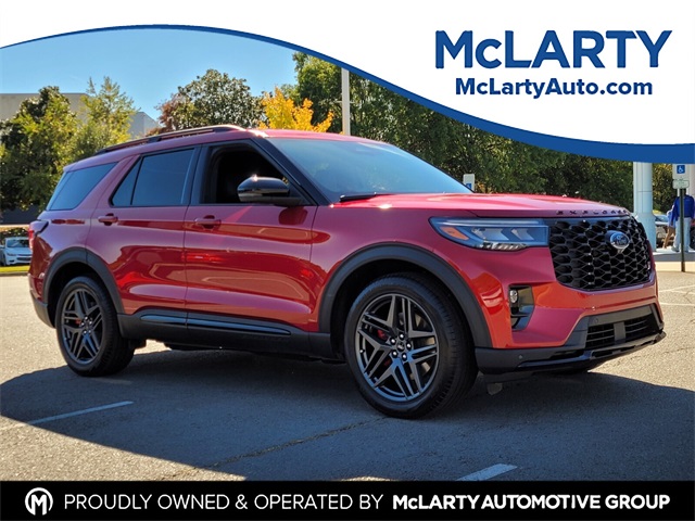 2025 Ford Explorer ST's photo