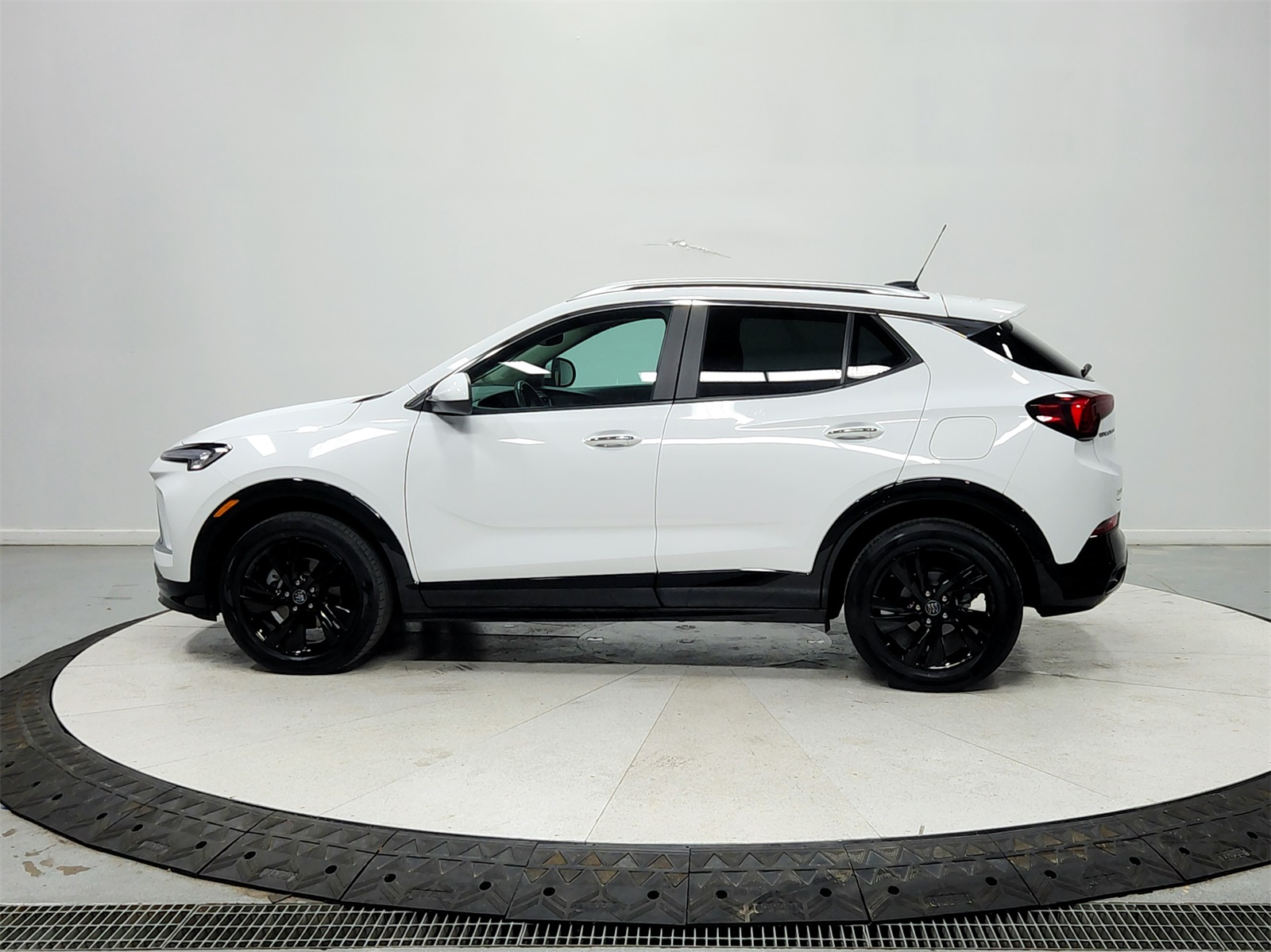 2024 Buick Encore GX Sport Touring photo 4