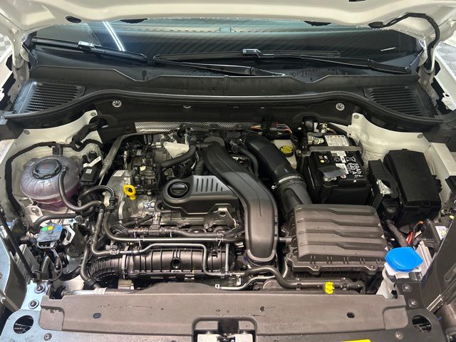 2025 Volkswagen Taos SE photo 35