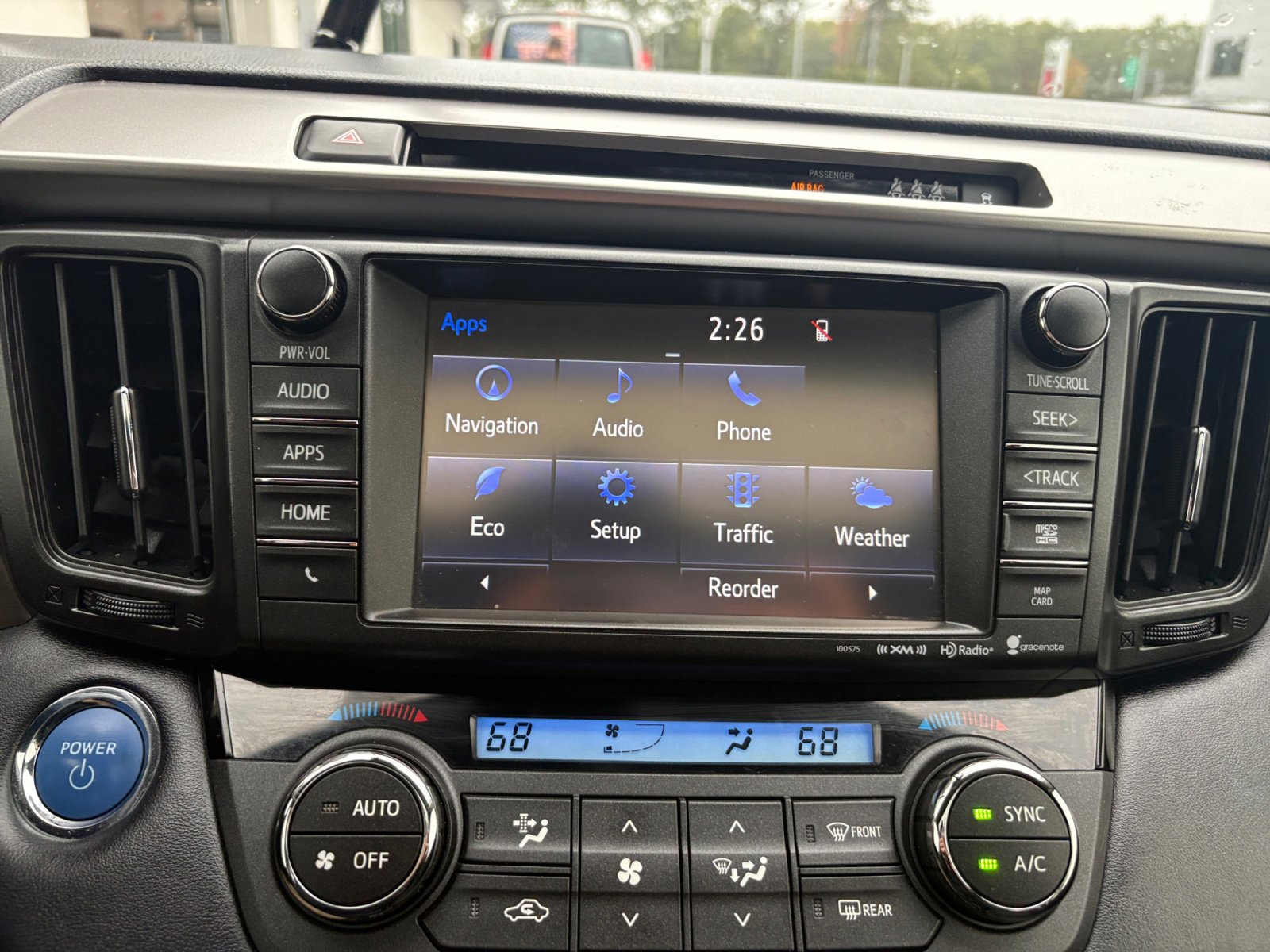 2018 Toyota RAV4 Hybrid XLE photo 12