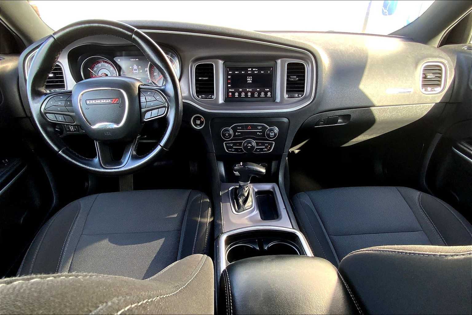 2022 Dodge Charger SXT photo 13