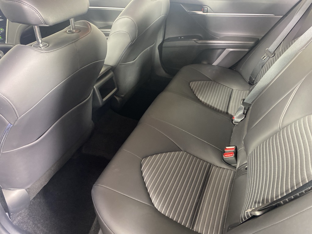 2018 Toyota Camry SE photo 15