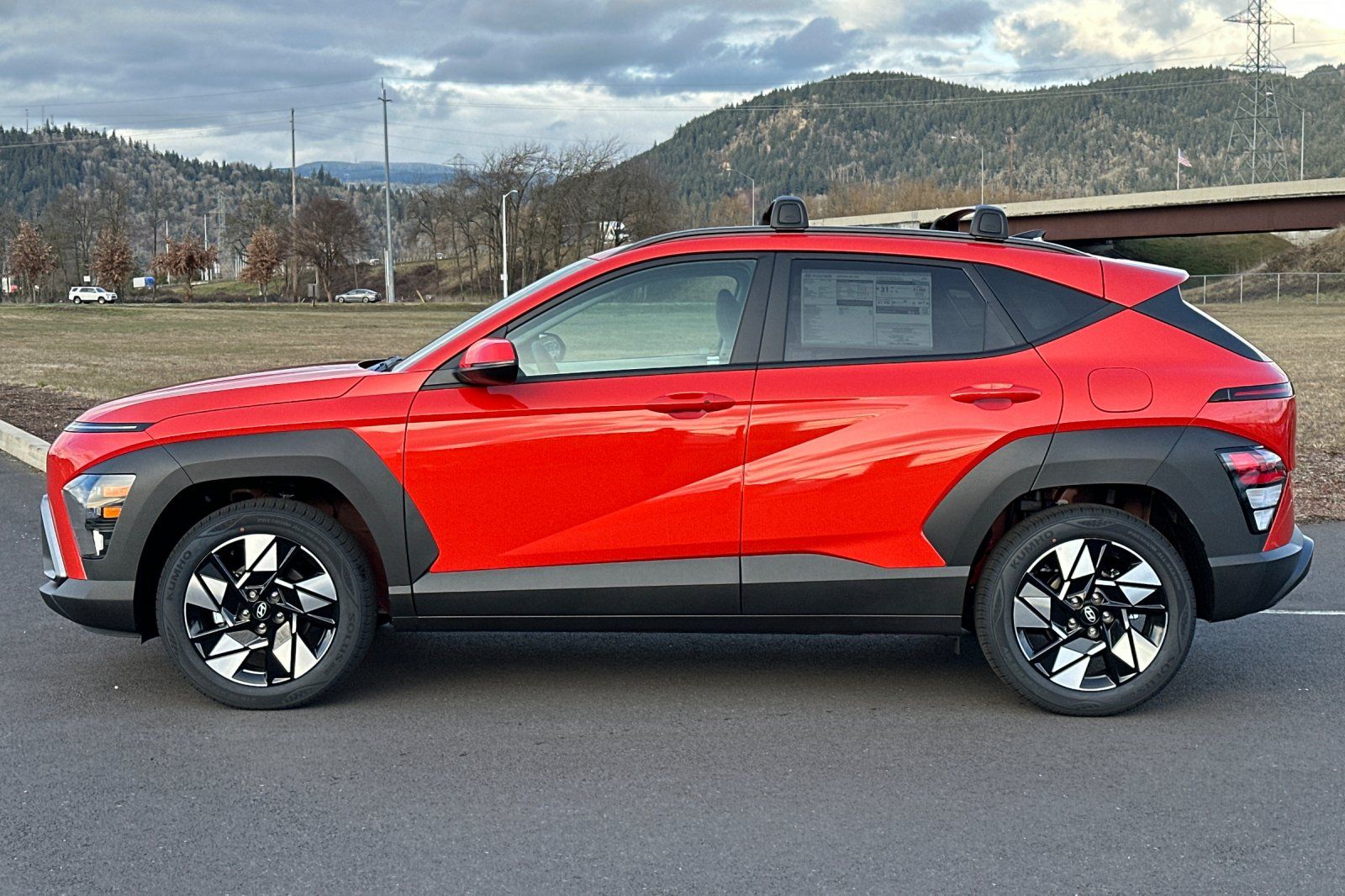 2025 Hyundai Kona SEL photo 4