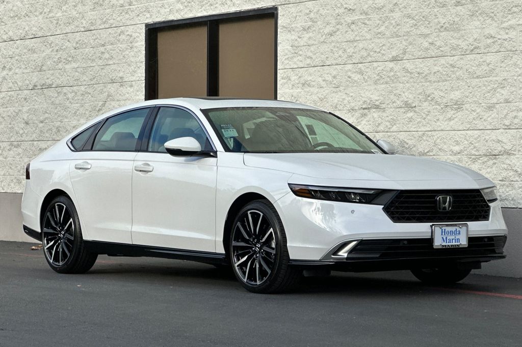 2025 Honda Accord Hybrid Touring photo 2