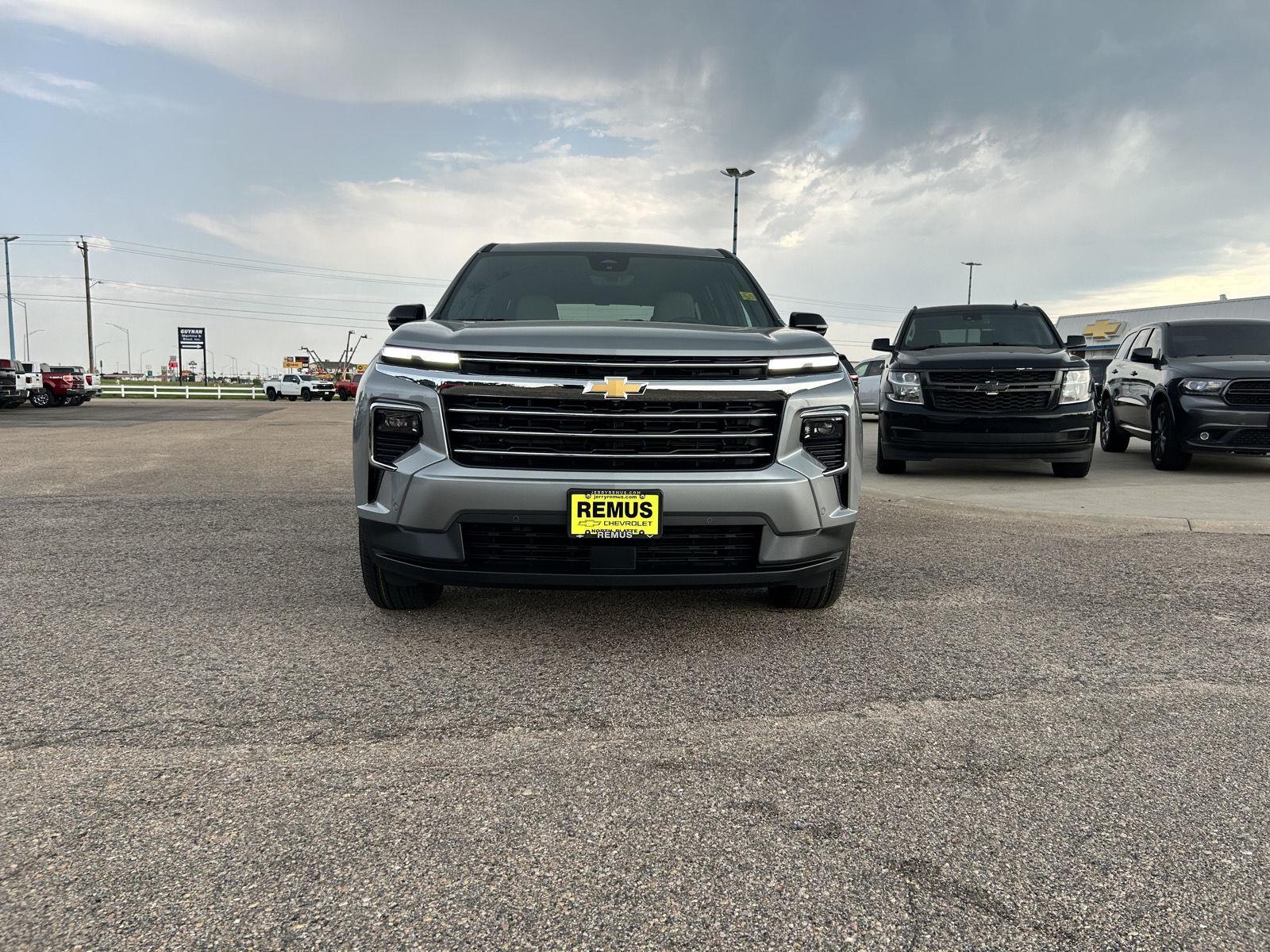 2026 Chevrolet Traverse photo 2