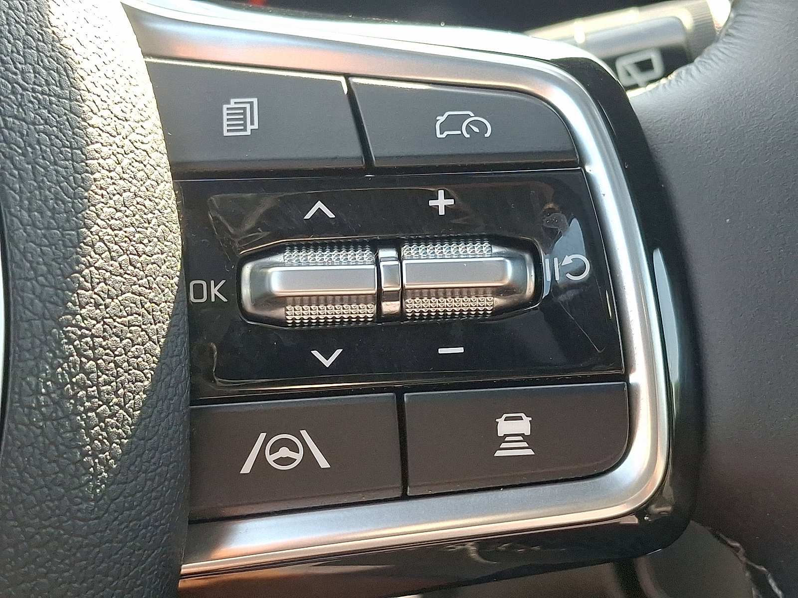 2024 Kia Sorento X-Pro SX Prestige photo 21