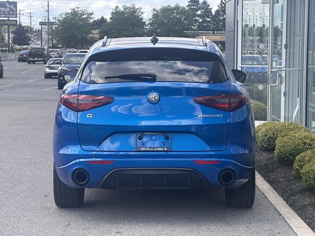 2022 Alfa Romeo Stelvio Ti Sport photo 5