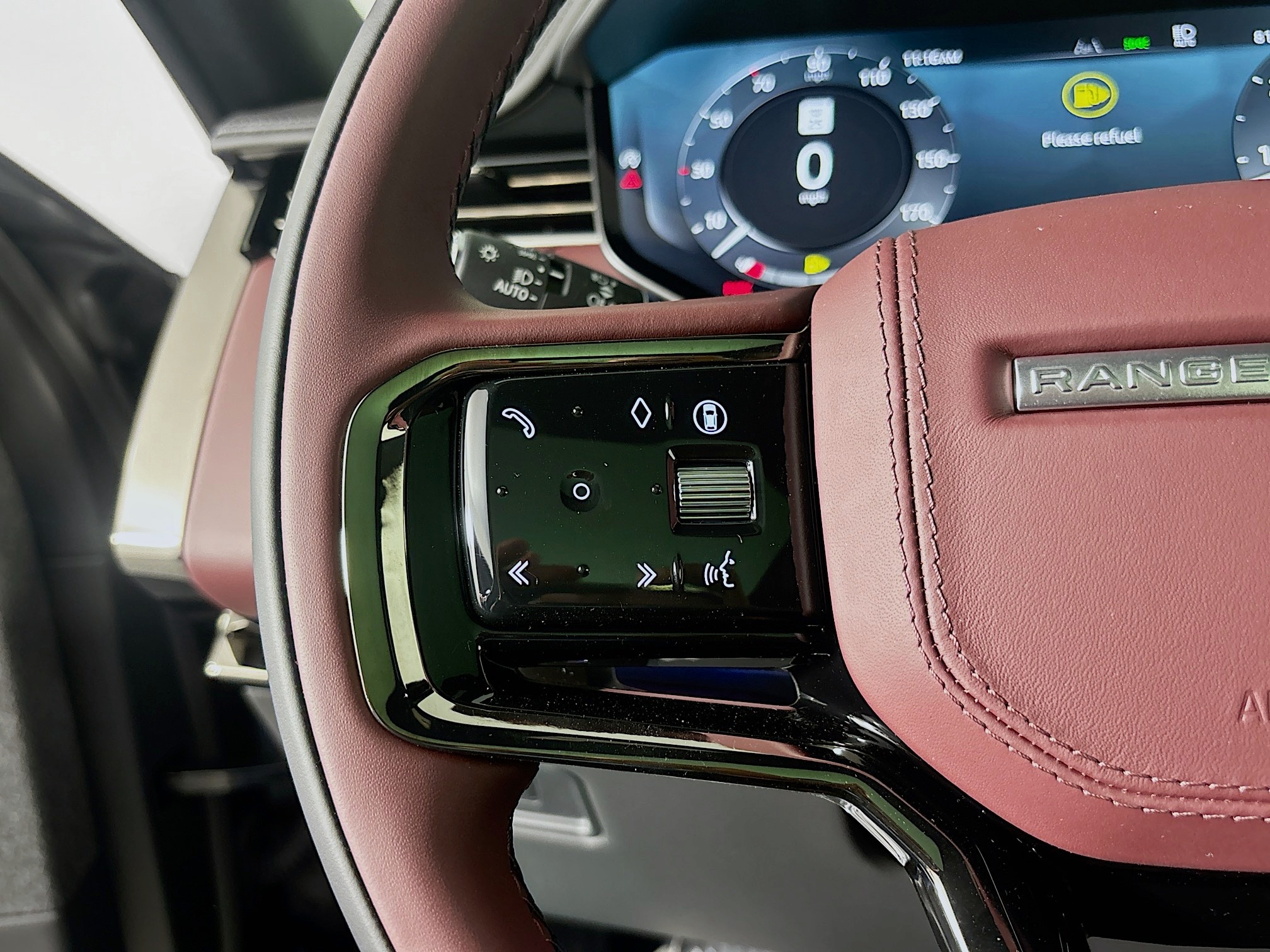 2025 Land Rover Range Rover Sport SE photo 6