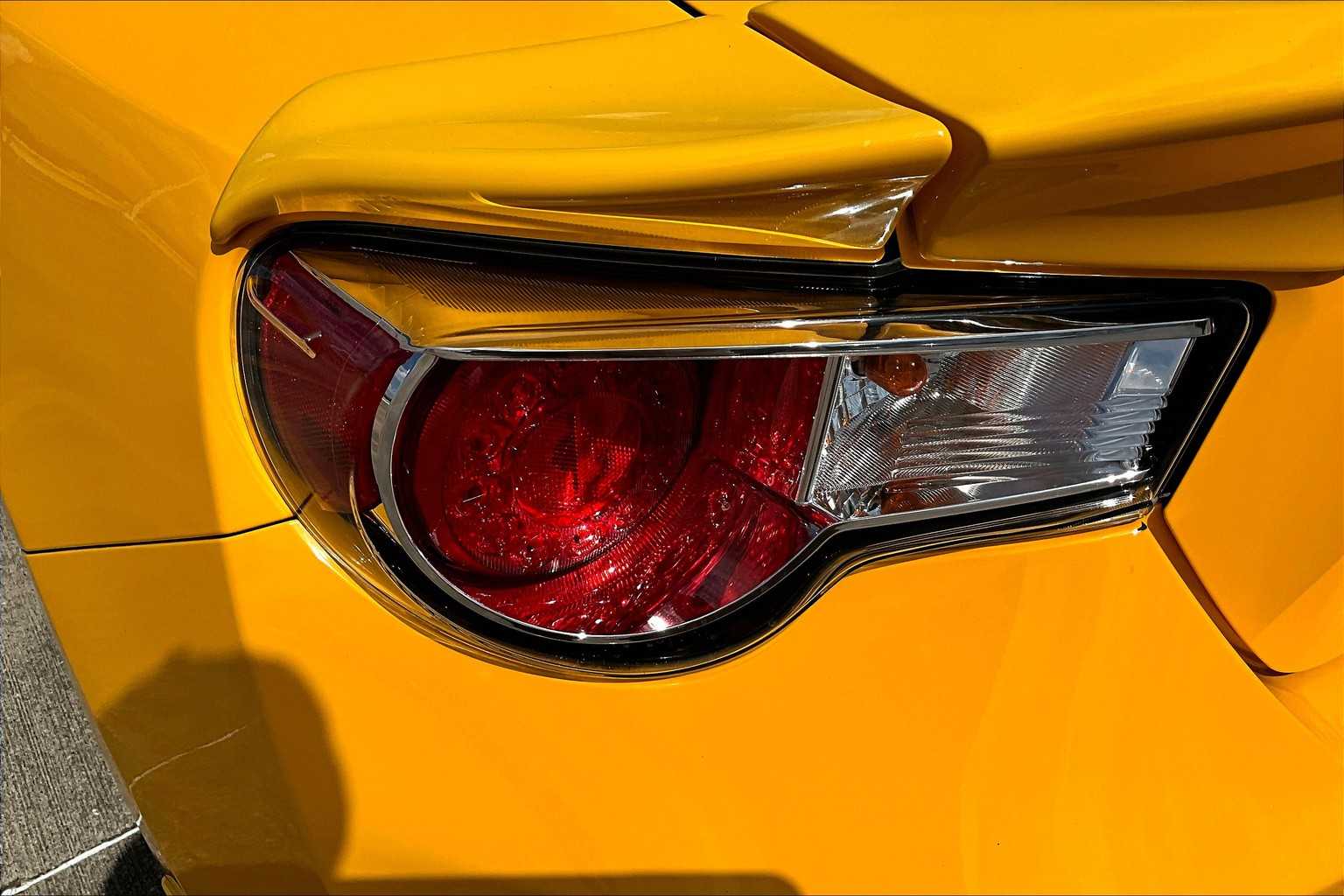 2015 Scion FR-S photo 22