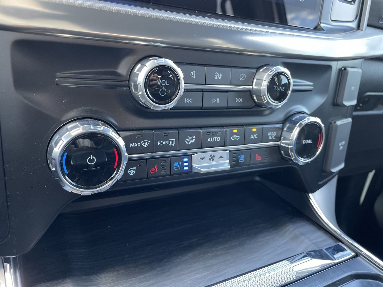 2024 Ford F-150 Lariat photo 23