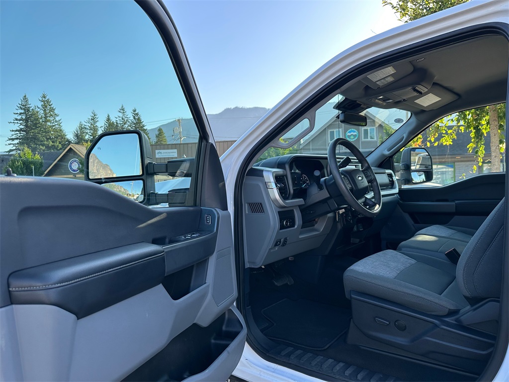 2023 Ford F-450 photo 21