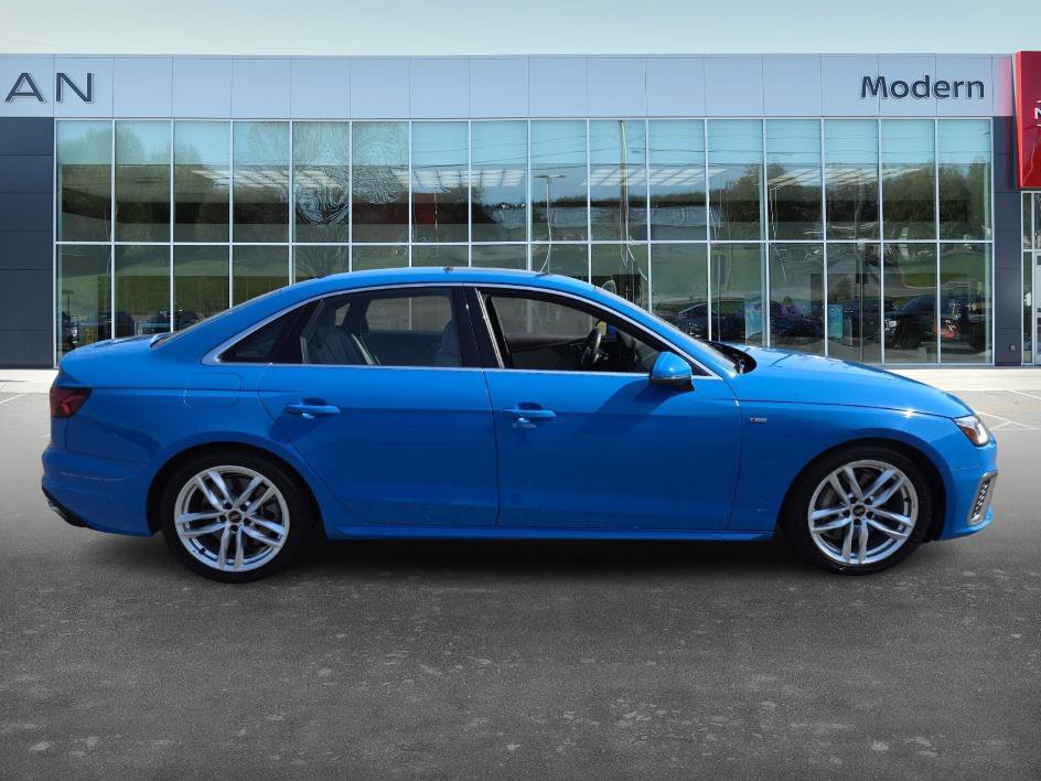 2022 Audi A4 S line Quattro Premium Plus photo 4