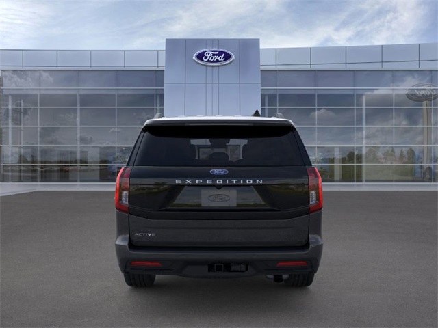 2025 Ford Expedition photo 4