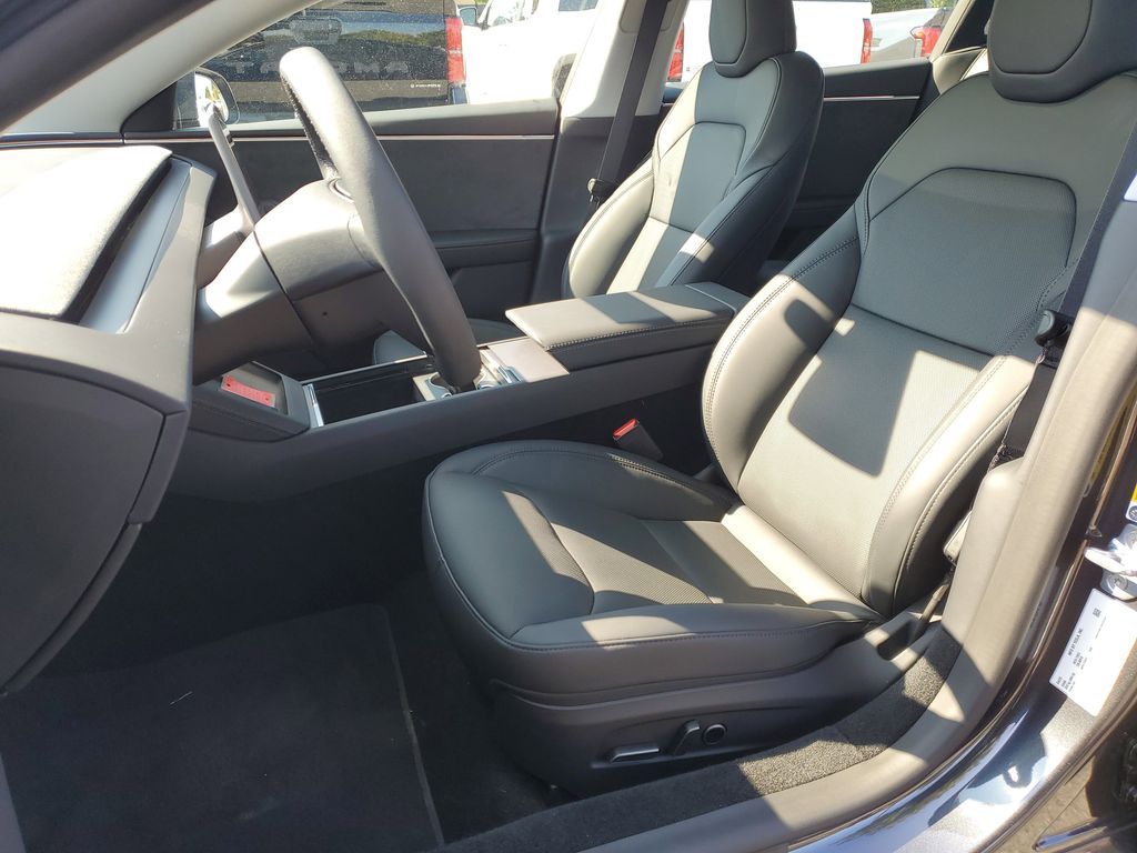 2025 Tesla Model 3 Long Range photo 15