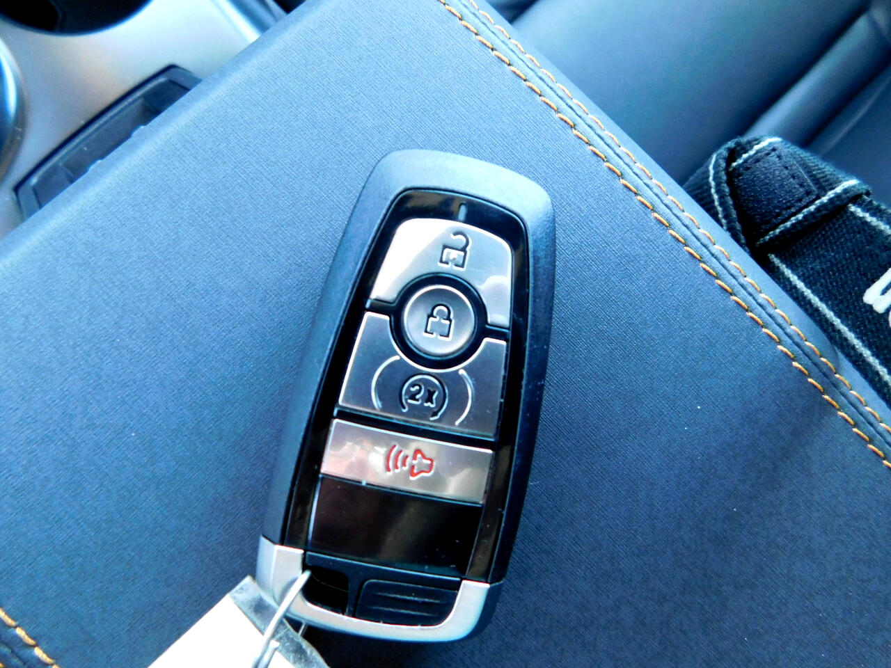 New 2024 Carbonized Gray Metallic Ford Badlands® image 29