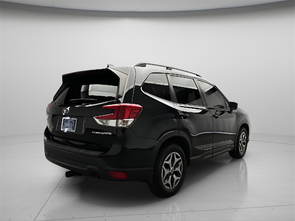 2021 Subaru Forester Premium photo 4