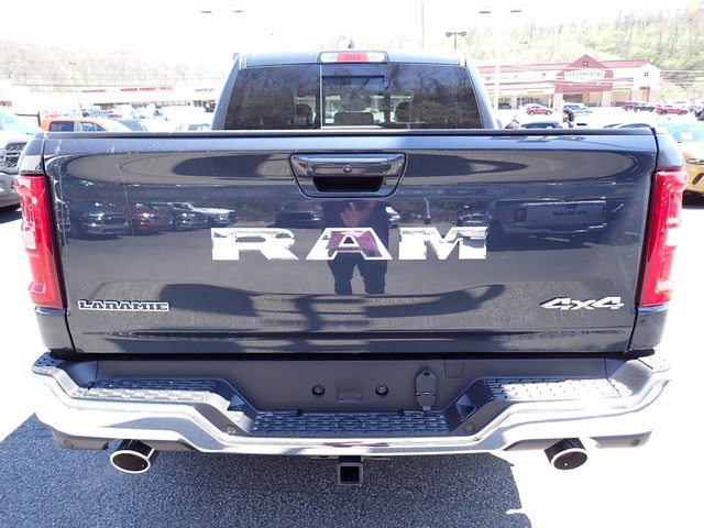 2025 Ram 1500 Laramie photo 3