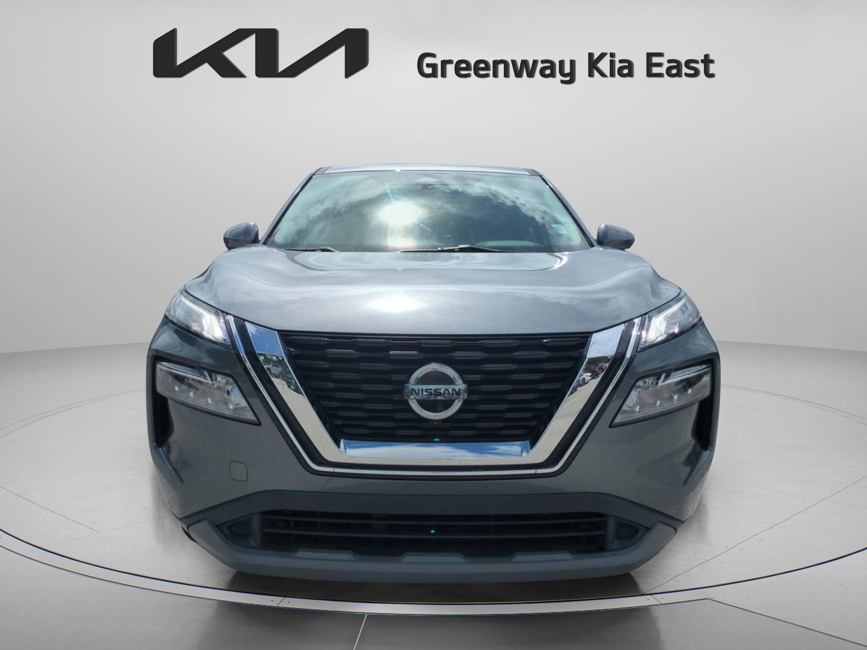 2021 Nissan Rogue SV photo 2