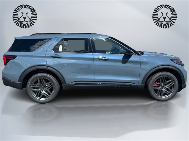 2025 Ford Explorer ST-Line photo 4