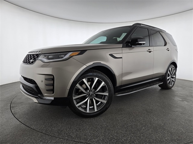 2025 Land Rover Discovery Dynamic SE's photo