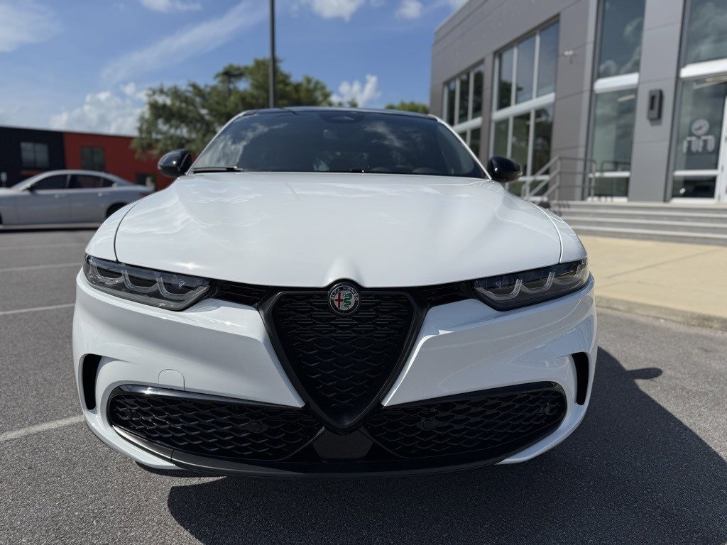2025 Alfa Romeo Tonale BASE photo 2
