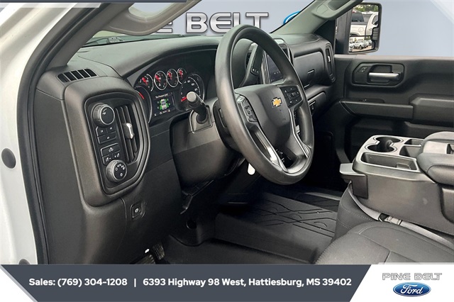 2021 Chevrolet Silverado 2500HD Custom photo 12
