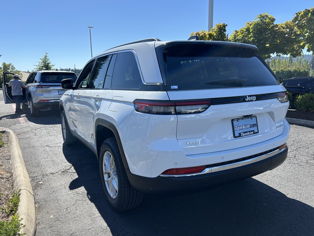 2025 Jeep Grand Cherokee Laredo X photo 7