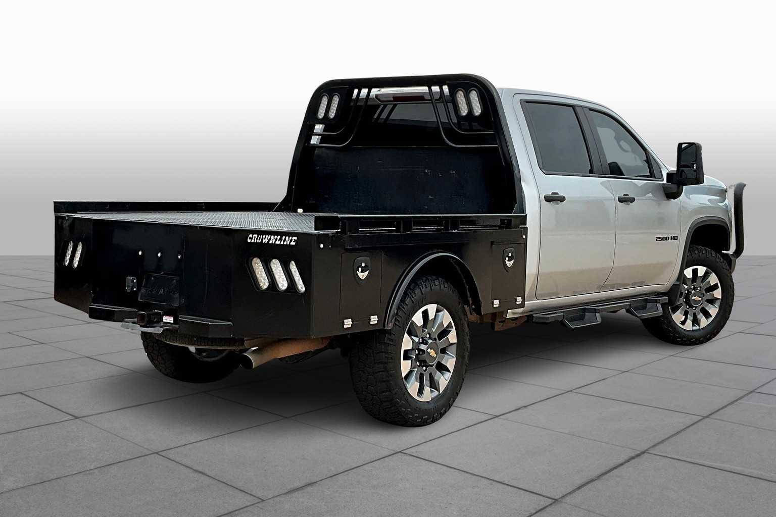2022 Chevrolet Silverado 2500HD Custom photo 11