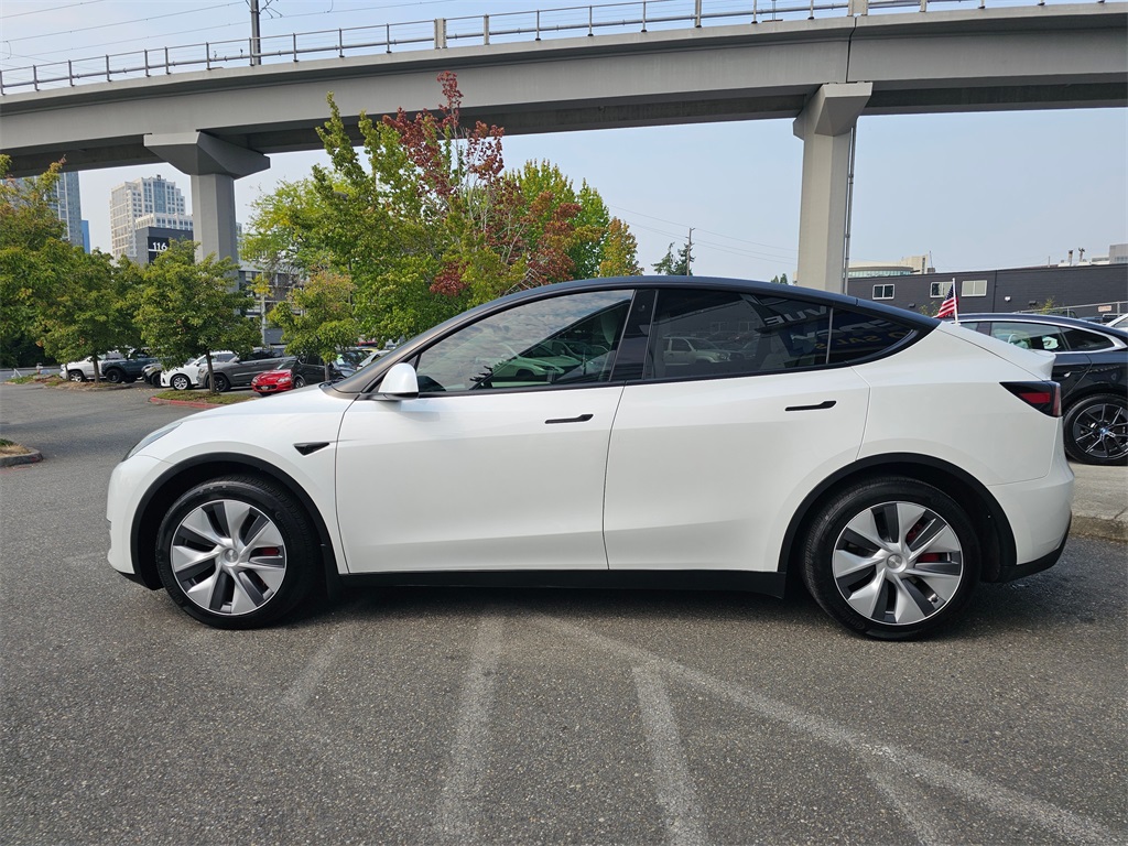 2023 Tesla Model Y Long Range photo 5