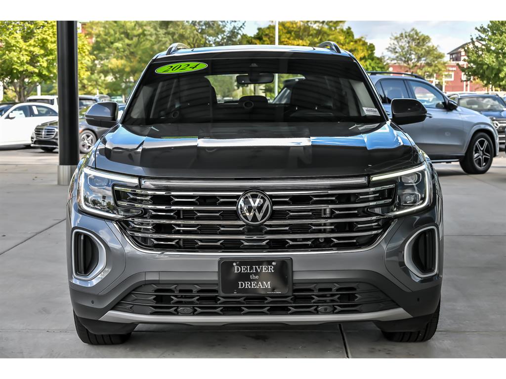 2024 Volkswagen Atlas SEL photo 2