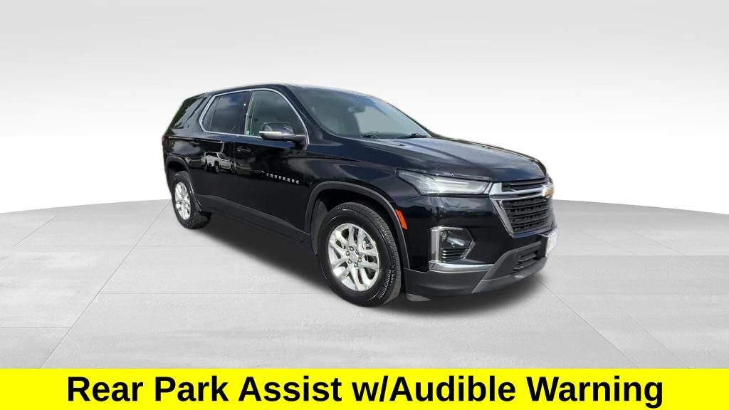 2023 Chevrolet Traverse LS photo 2