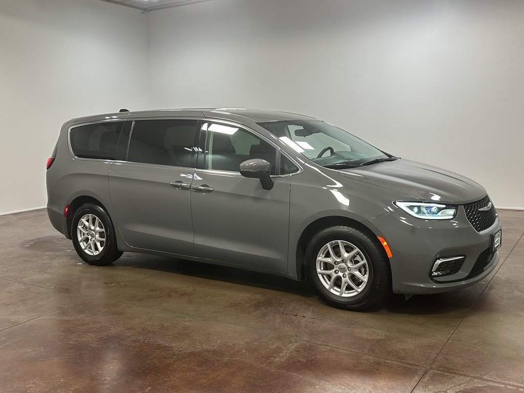 2023 Chrysler Pacifica Touring L photo 20