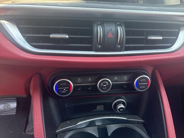 2020 Alfa Romeo Stelvio Ti photo 15