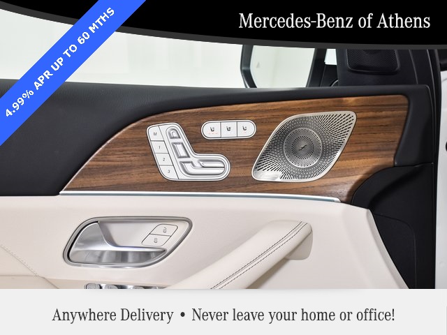 2025 Mercedes Benz GLS 450 4MATIC photo 3