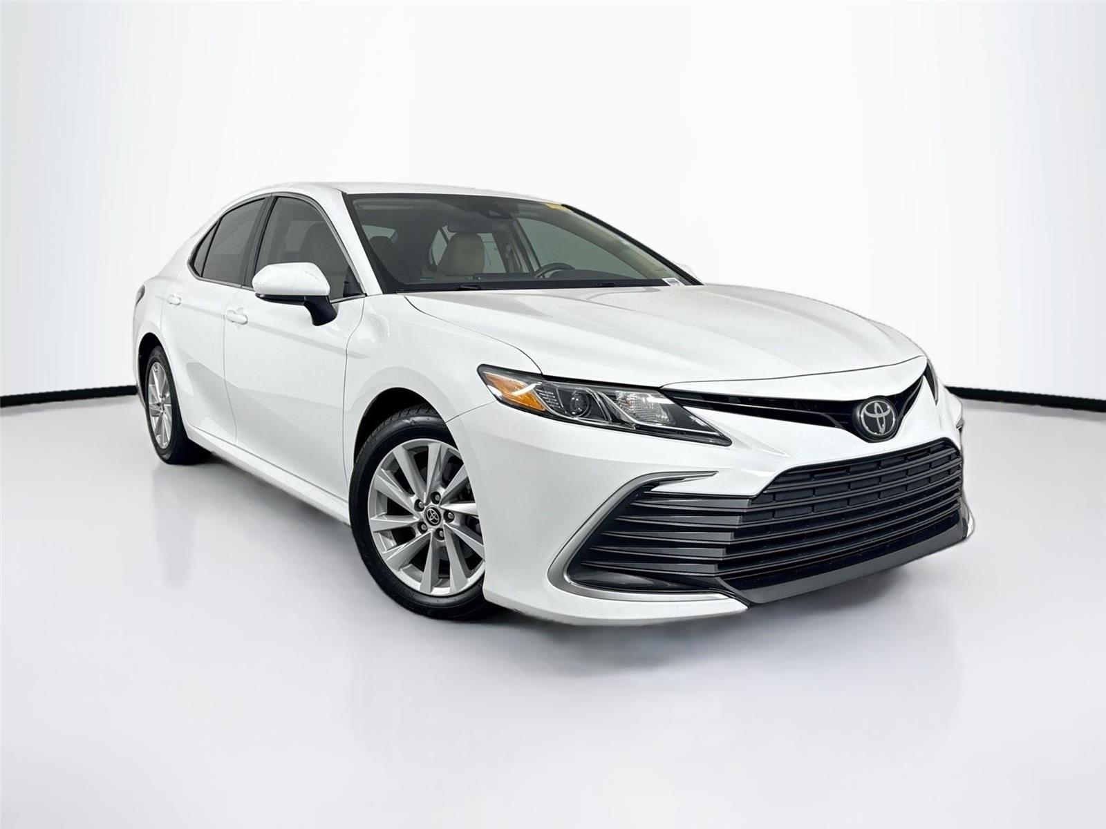 2021 Toyota Camry LE photo 4