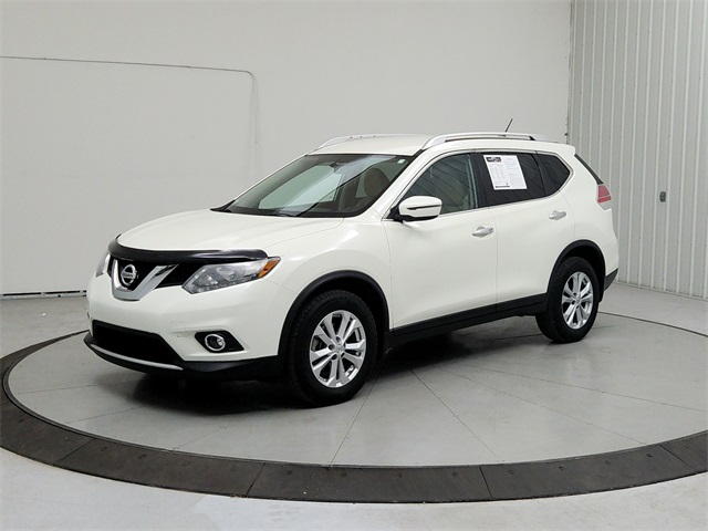 2016 Nissan Rogue SV photo 3