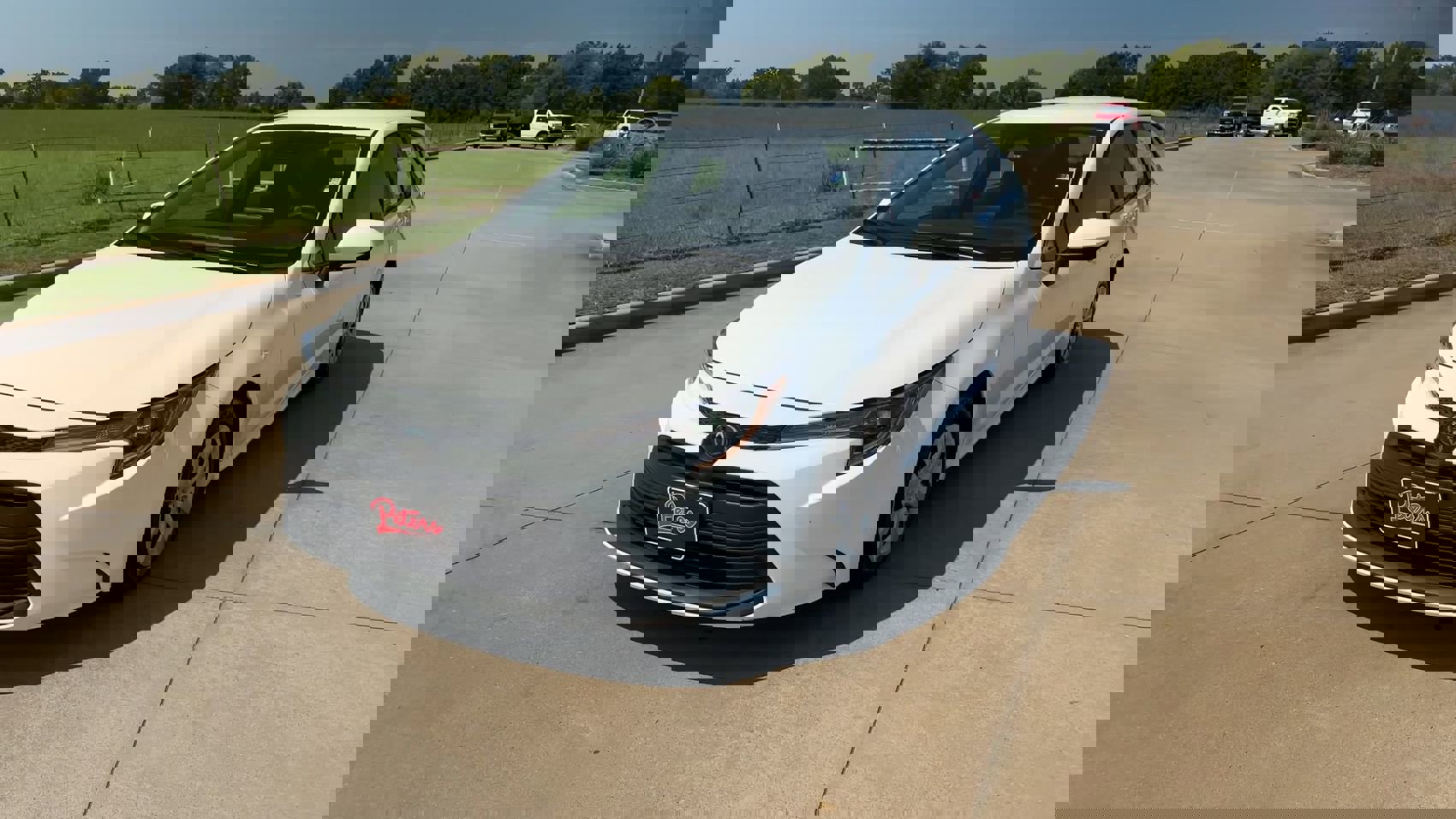 2024 Toyota Corolla LE photo 3