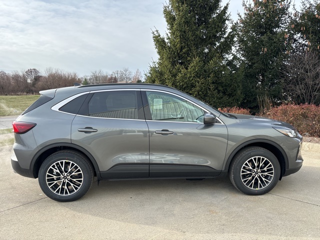 2025 Ford Escape Plug-In Hybrid photo 4