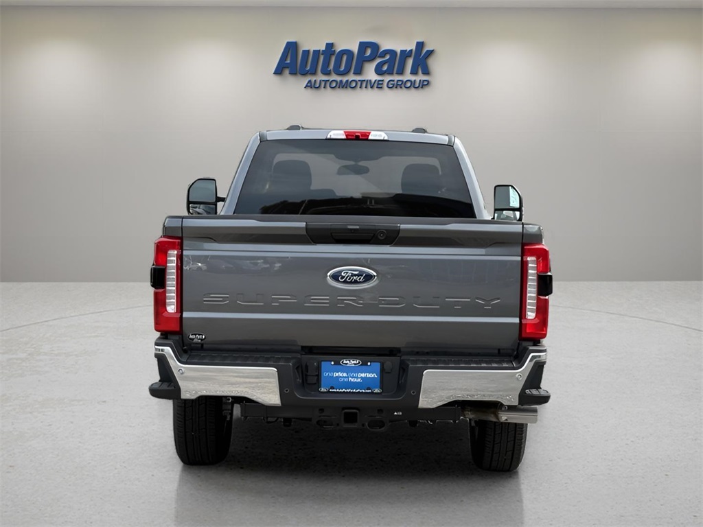 2026 Ford F-350 XLT photo 6