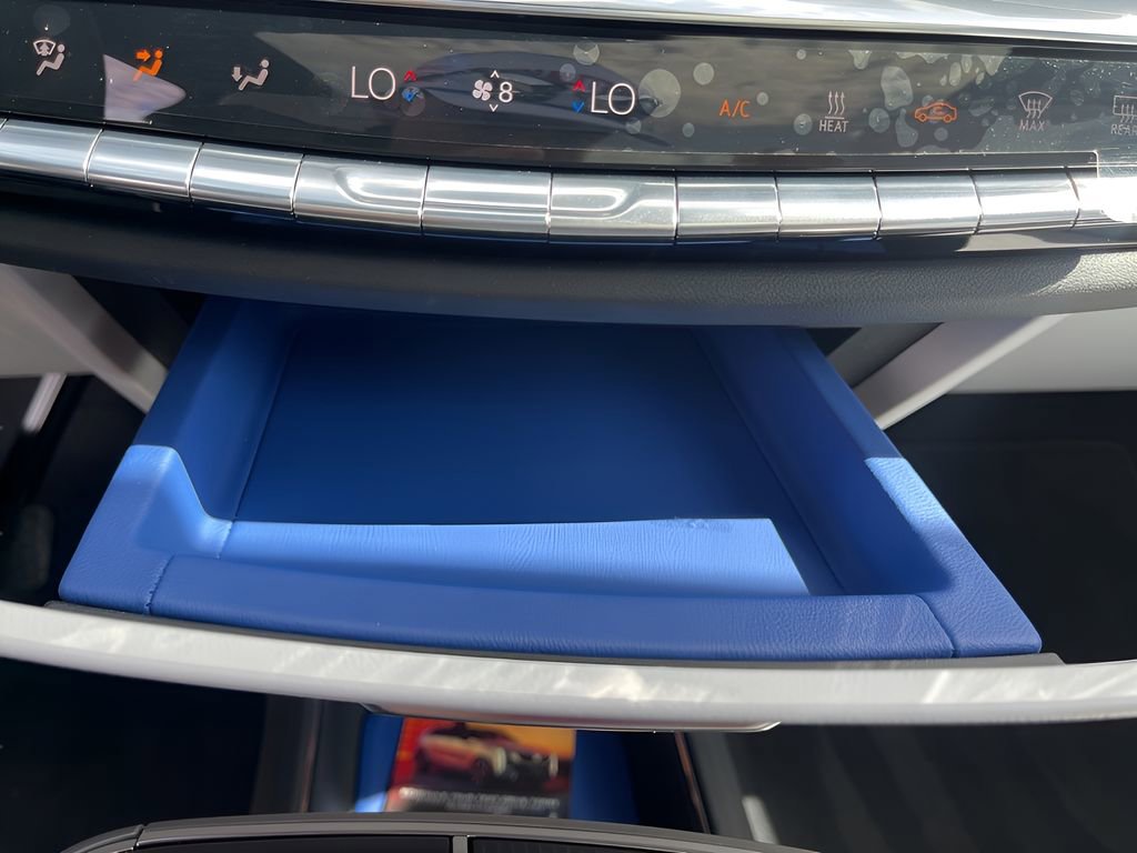 2025 Cadillac Lyriq Sport photo 33