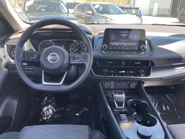 2021 Nissan Rogue SV photo 13