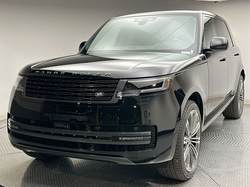 2025 Land Rover Range Rover SE's photo