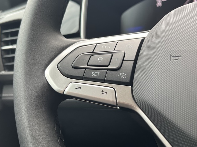 2025 Volkswagen Taos SE photo 29