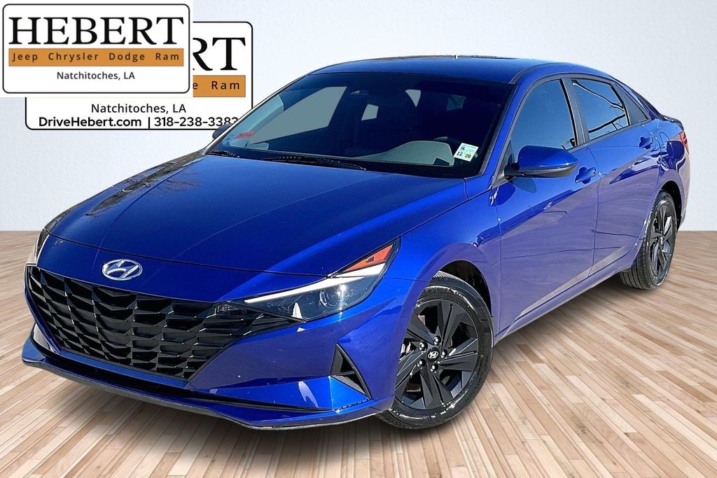 2023 Hyundai Elantra SEL's photo